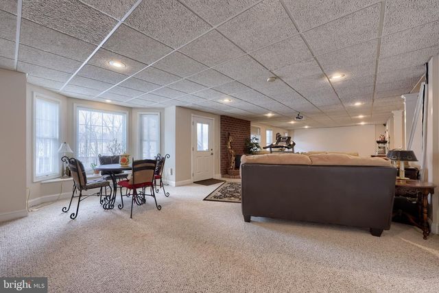 4972 FARMINGTON RD, Harrisburg, PA 17112