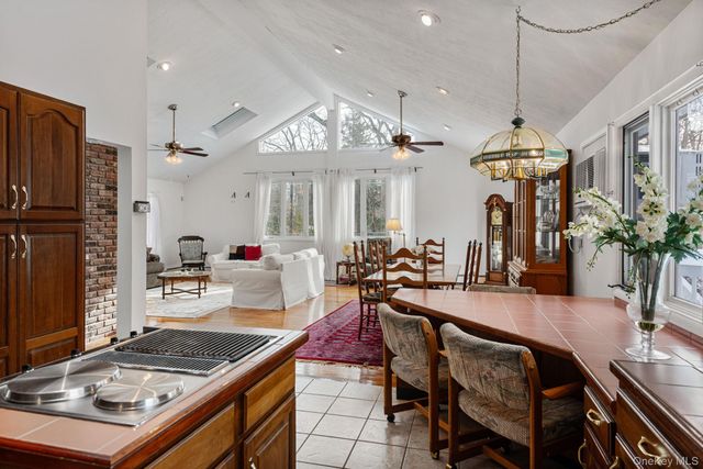 22 Glenview Avenue, Northport, NY 11768