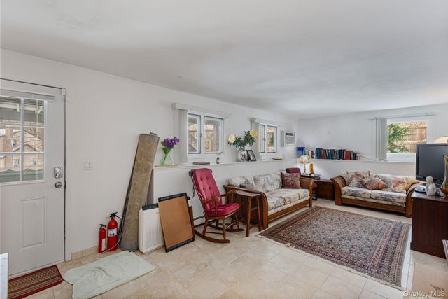 22 Glenview Avenue, Northport, NY 11768