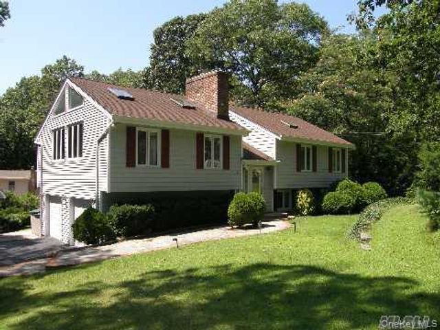 22 Glenview Avenue, Northport, NY 11768