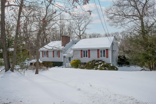 22 Glenview Avenue, Northport, NY 11768