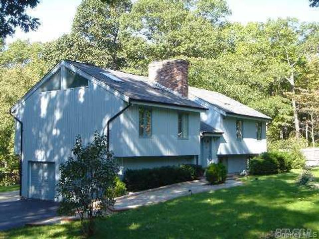22 Glenview Avenue, Northport, NY 11768
