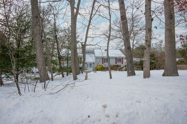 22 Glenview Avenue, Northport, NY 11768