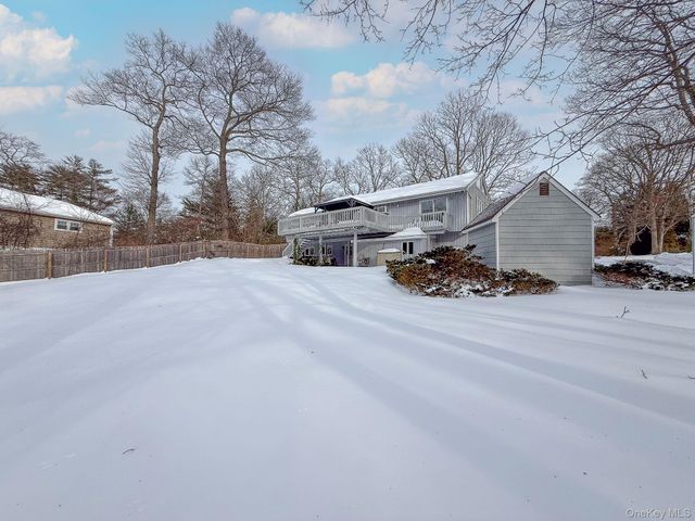 22 Glenview Avenue, Northport, NY 11768