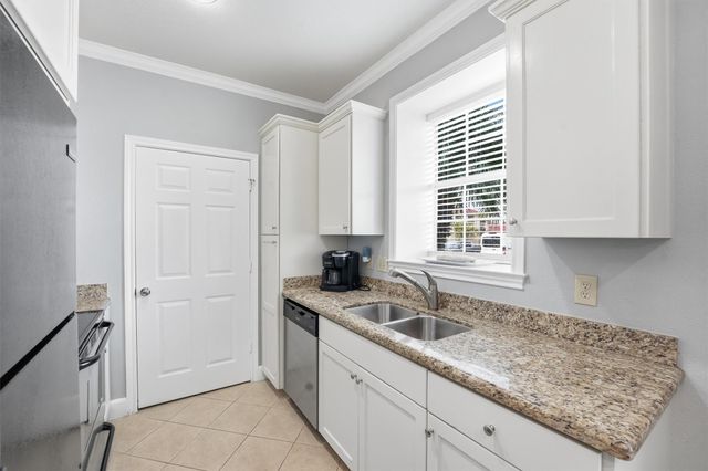 7000 Seawall Boulevard 412, Galveston, TX 77551