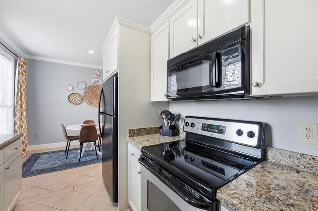 7000 Seawall Boulevard 412, Galveston, TX 77551
