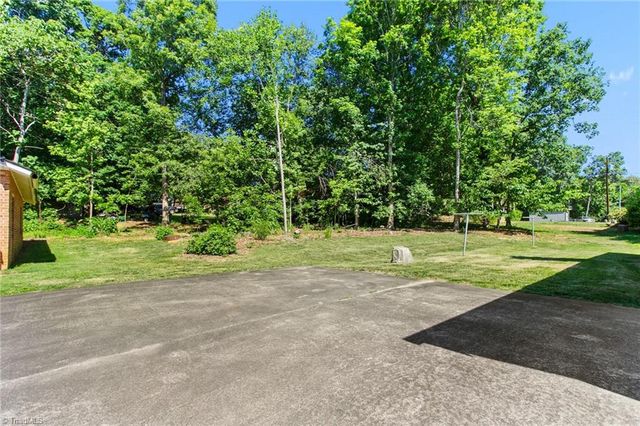 1949 Neelley Road, Pleasant Garden, NC 27313