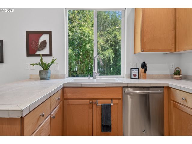 9080 Sw GRAPHITE Ter, Beaverton, OR 97007