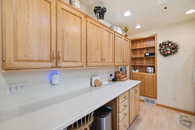 1500 S Calhoun ROAD, New Berlin, WI 53151
