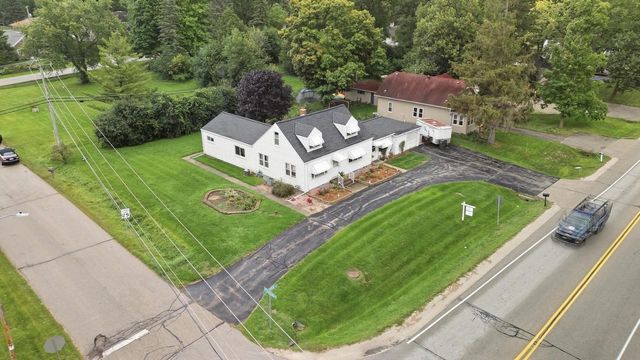 1500 S Calhoun ROAD, New Berlin, WI 53151