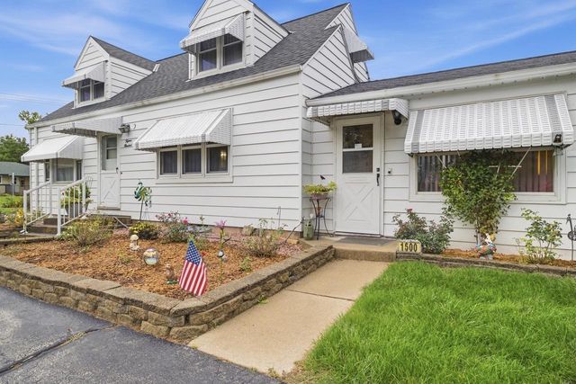 1500 S Calhoun ROAD, New Berlin, WI 53151