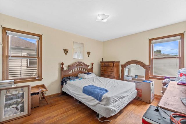 3520 N 77th STREET, Milwaukee, WI 53222