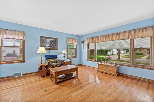 3520 N 77th STREET, Milwaukee, WI 53222