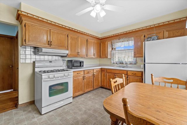 3520 N 77th STREET, Milwaukee, WI 53222