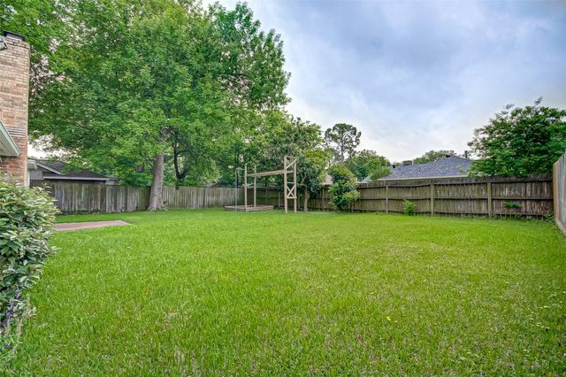 9623 Philmont Drive, Houston, TX 77080
