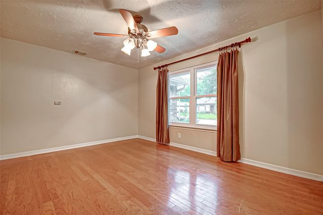 9623 Philmont Drive, Houston, TX 77080