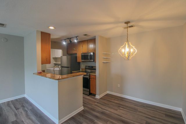 271 Alexandra Drive 12, Mount Pleasant, SC 29464