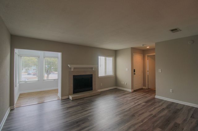 271 Alexandra Drive 12, Mount Pleasant, SC 29464