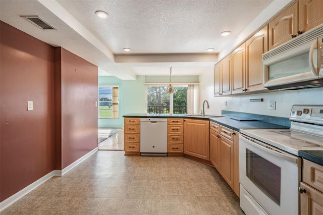 225 COUNTRY CLUB DRIVE 1209, Largo, FL 33771