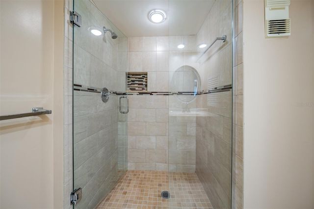 225 COUNTRY CLUB DRIVE 1209, Largo, FL 33771