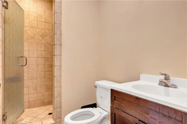 2641 S Catalina Street, Los Angeles, CA 90007