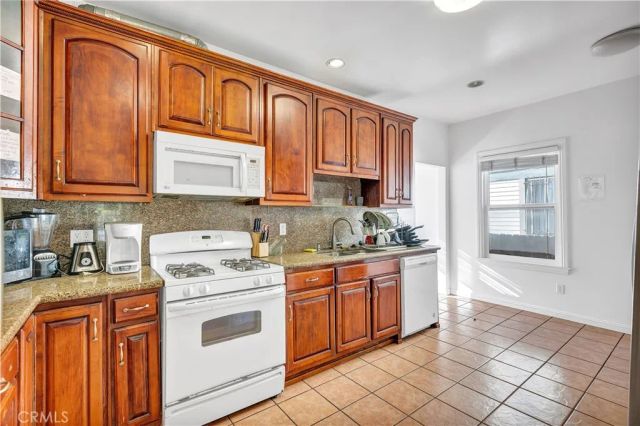 2641 S Catalina Street, Los Angeles, CA 90007