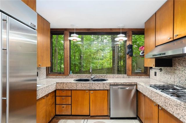1080 Martin Ridge Road, Roswell, GA 30076