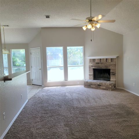 312 W Glen Meadow Drive, Glenn Heights, TX 75154