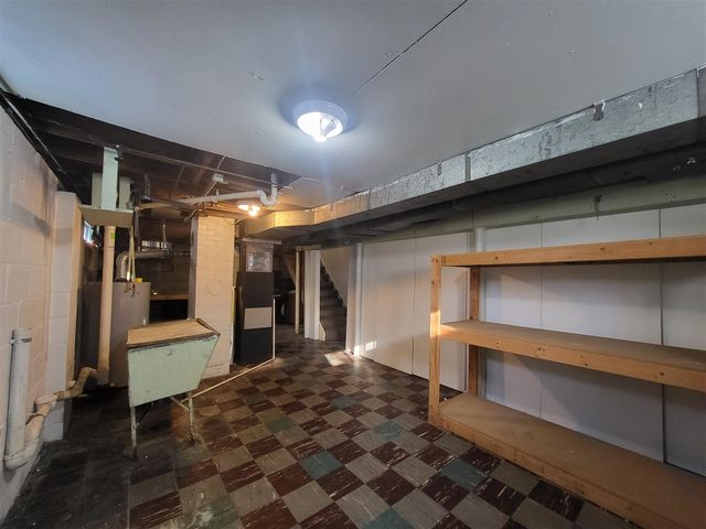 2302 Maplewood Avenue, Lansing, MI 48910