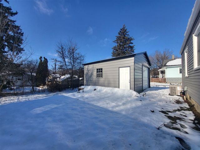 2302 Maplewood Avenue, Lansing, MI 48910