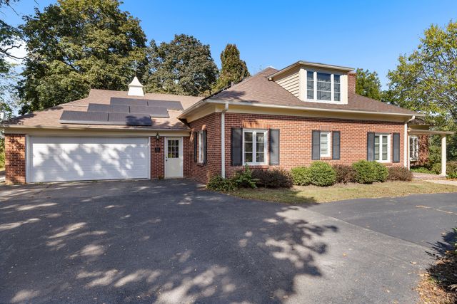 2020 GLENVIEW Road, Rockford, IL 61107