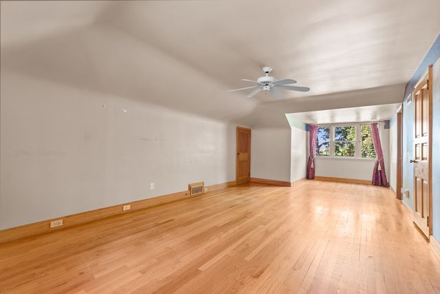 2020 GLENVIEW Road, Rockford, IL 61107