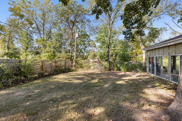 2020 GLENVIEW Road, Rockford, IL 61107