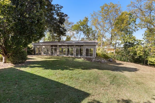 2020 GLENVIEW Road, Rockford, IL 61107