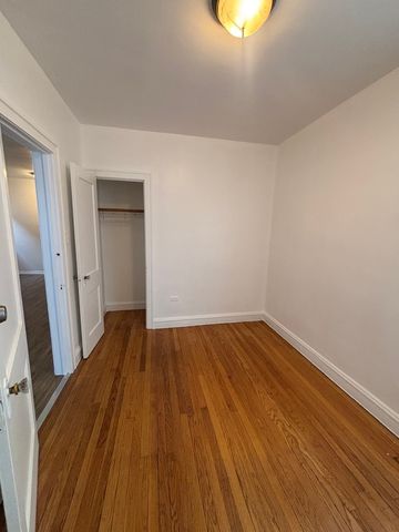 8826 S Exchange Avenue 2, Chicago, IL 60617