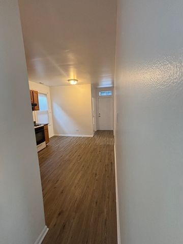 8826 S Exchange Avenue 2, Chicago, IL 60617