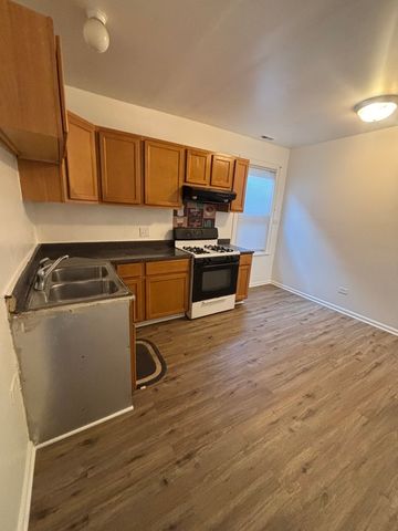 8826 S Exchange Avenue 2, Chicago, IL 60617