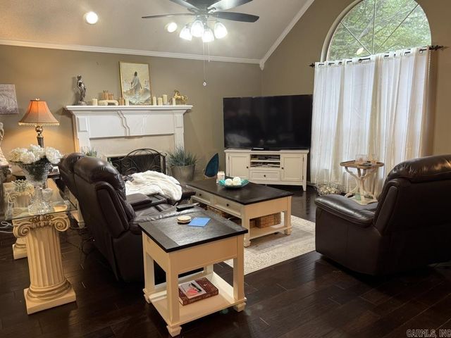 707 Indian Bay Dr, Sherwood, AR 72120