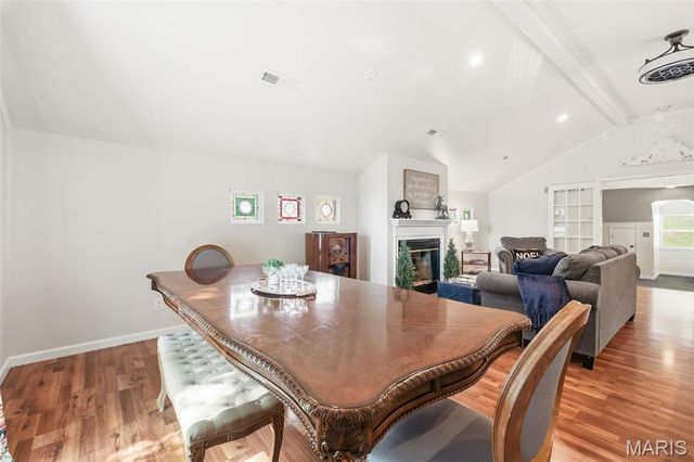 522 S 2nd Street, St Charles, MO 63301