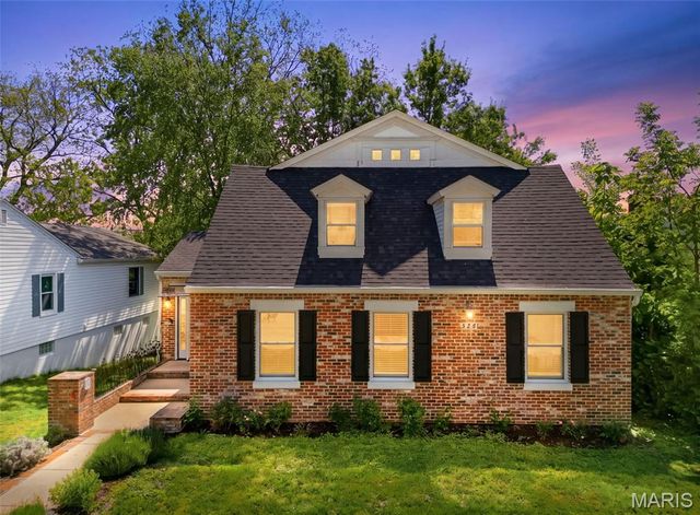 522 S 2nd Street, St Charles, MO 63301