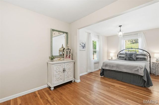 522 S 2nd Street, St Charles, MO 63301