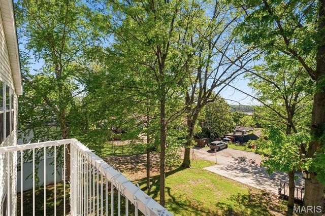 522 S 2nd Street, St Charles, MO 63301