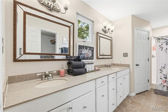 522 S 2nd Street, St Charles, MO 63301