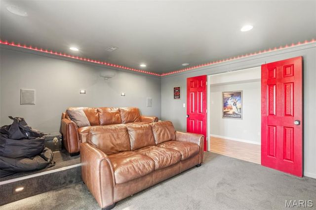 522 S 2nd Street, St Charles, MO 63301