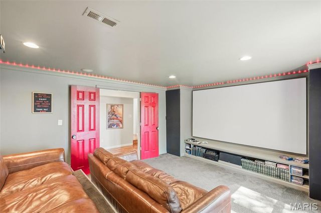 522 S 2nd Street, St Charles, MO 63301
