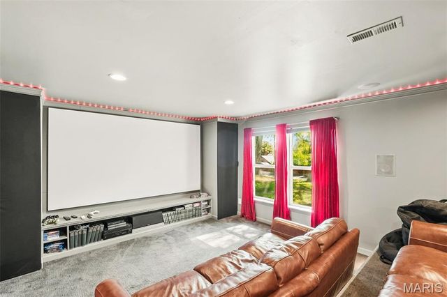 522 S 2nd Street, St Charles, MO 63301