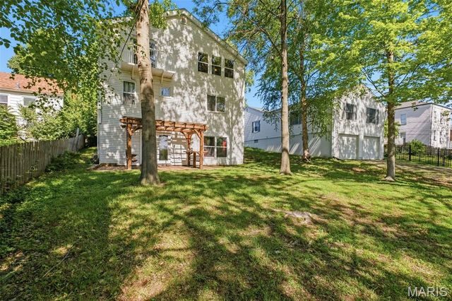 522 S 2nd Street, St Charles, MO 63301