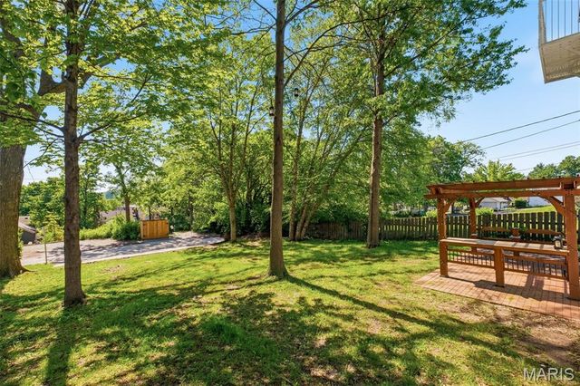522 S 2nd Street, St Charles, MO 63301