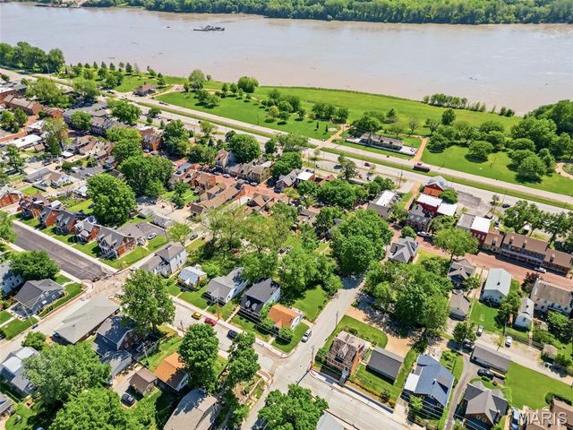 522 S 2nd Street, St Charles, MO 63301