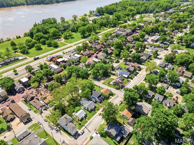 522 S 2nd Street, St Charles, MO 63301